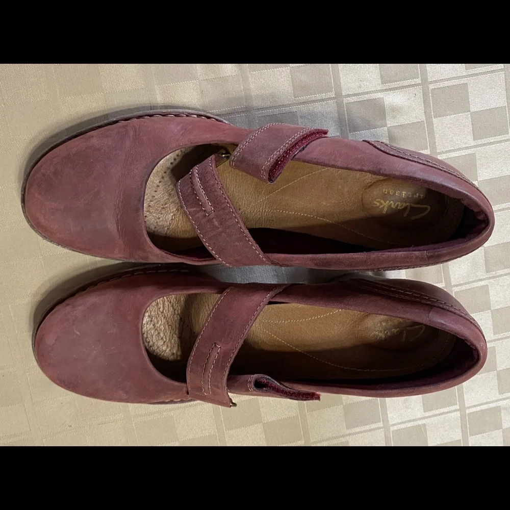 Clarks Artisan maroon/Burgundy Suede Mary Jane 3” Chunky Heels Women’s 10M 41.5